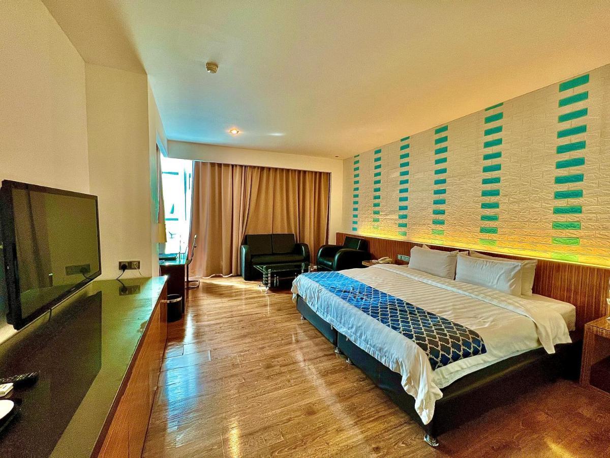 בינטולו New World Express Motel מראה חיצוני תמונה
